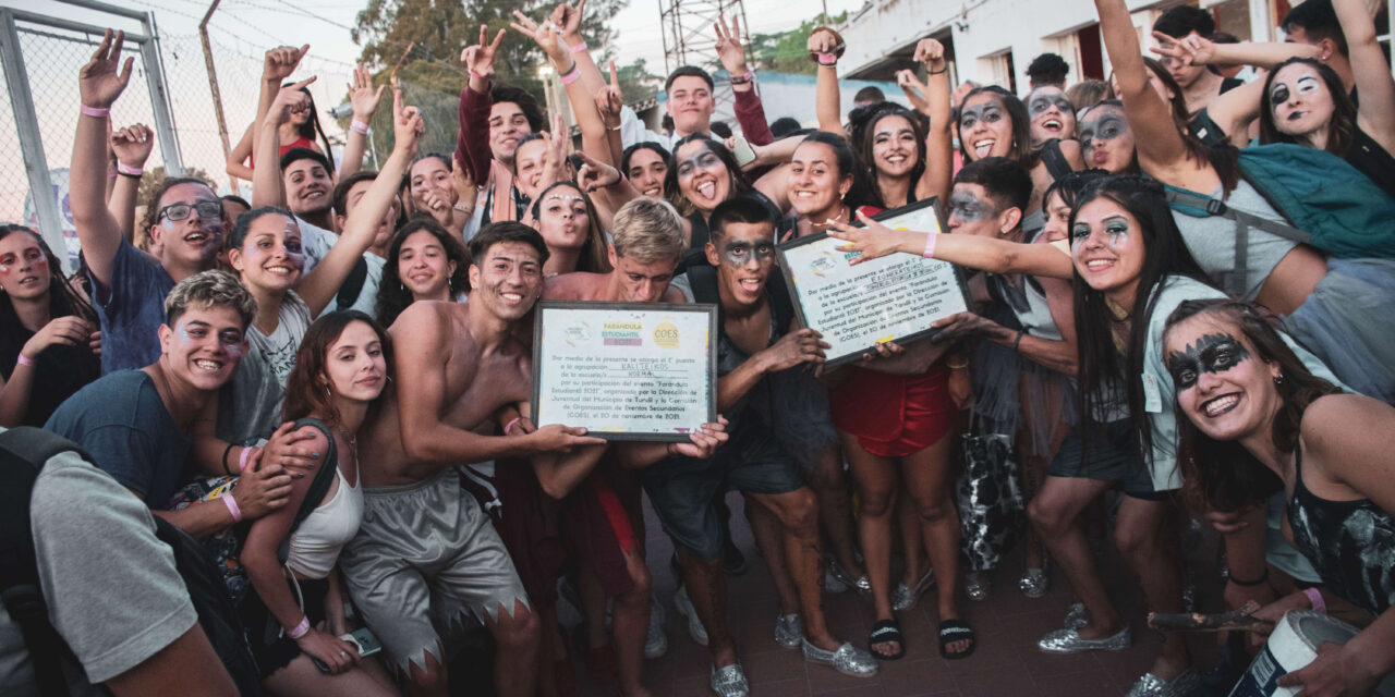Farándula: MEDALLA DE BRONCE CON SENTIMIENTO DORADO