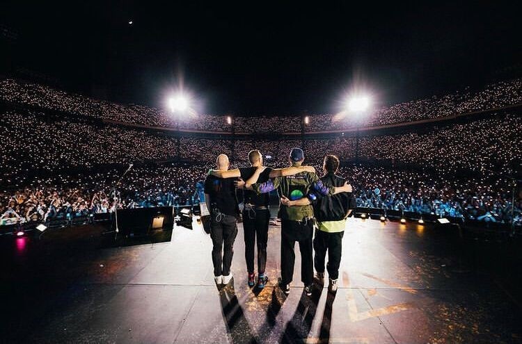 Coldplay regresa revolucionando la cultura de giras musicales