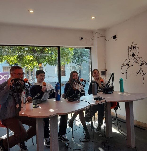 Estudiantes del Colegio Estrella de Belén al aire en Radio Magma