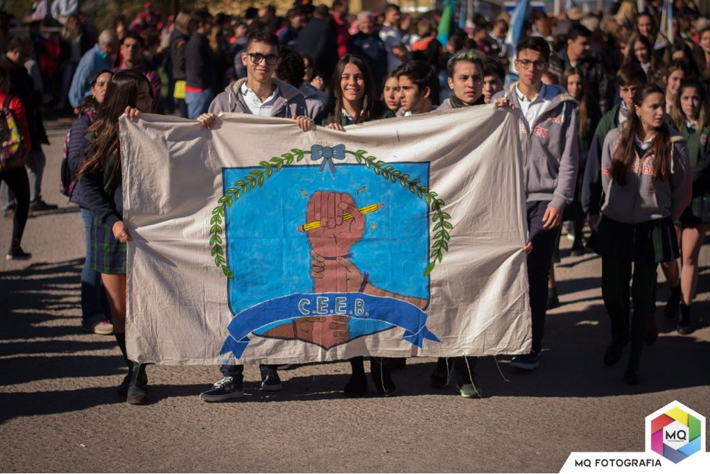 El Centro de Estudiantes tiene escudo y bandera